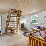 Tomassine By Interhome