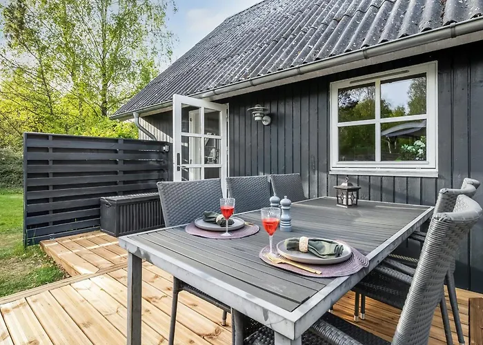 Tomassine By Interhome