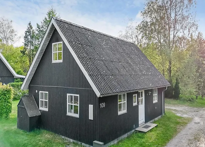 Tomassine By Interhome